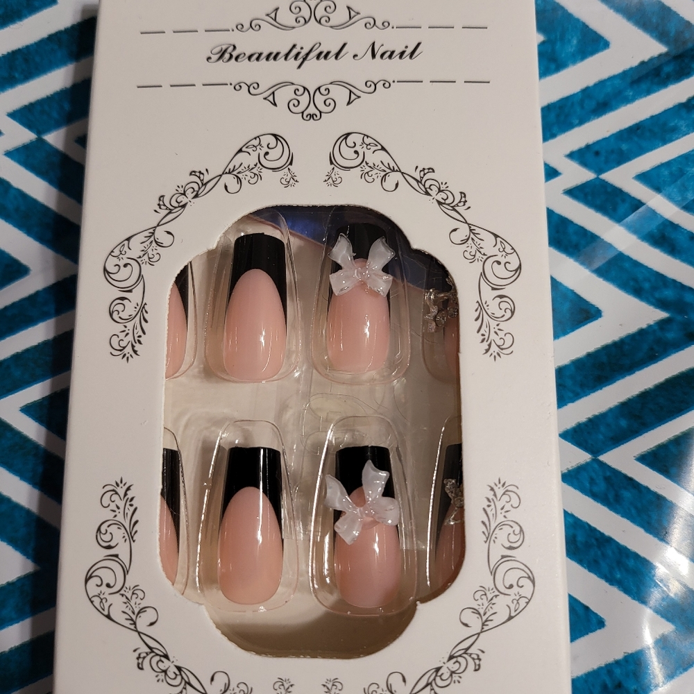 Press on nails - Picture 5 of 12